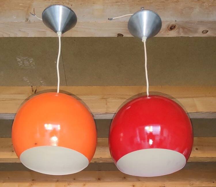 Pair of vintage Kenwell pendant lights 1970