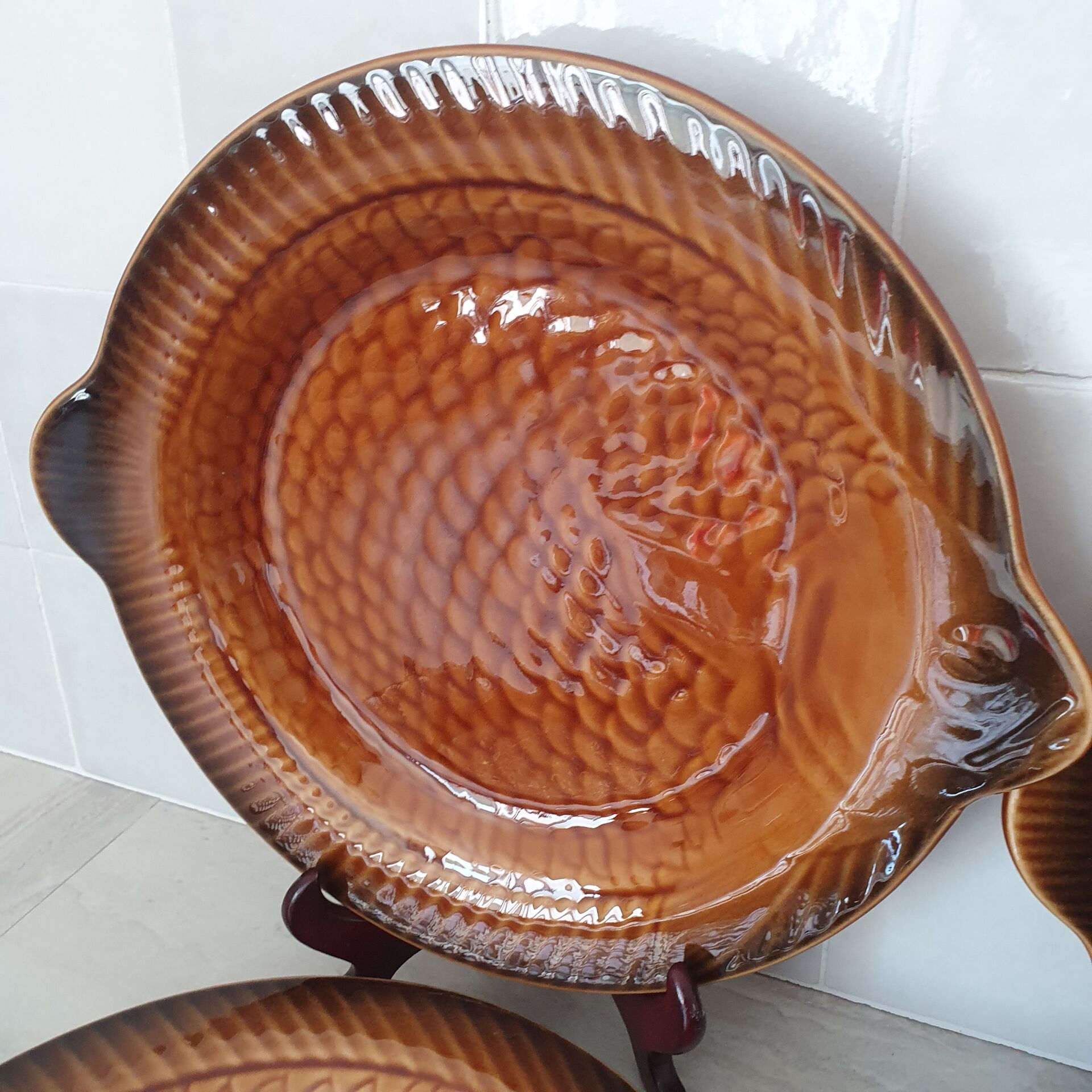 Sarreguemines / 6 Assiettes en faïence forme poisson