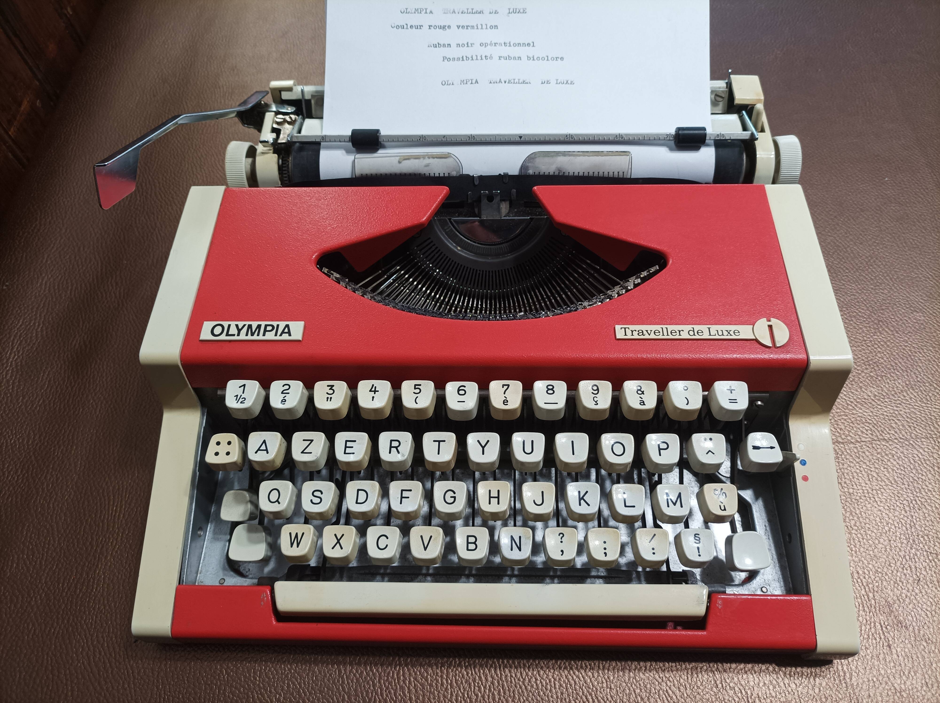 Olympia Traveller Deluxe Typewriter Vermilion Red (rare)