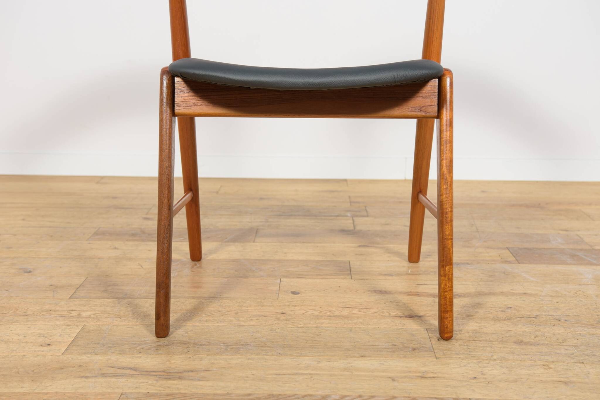 Chaises en teck danoises du milieu du siècle de Korup Stolefabrik, Danemark, 1960.