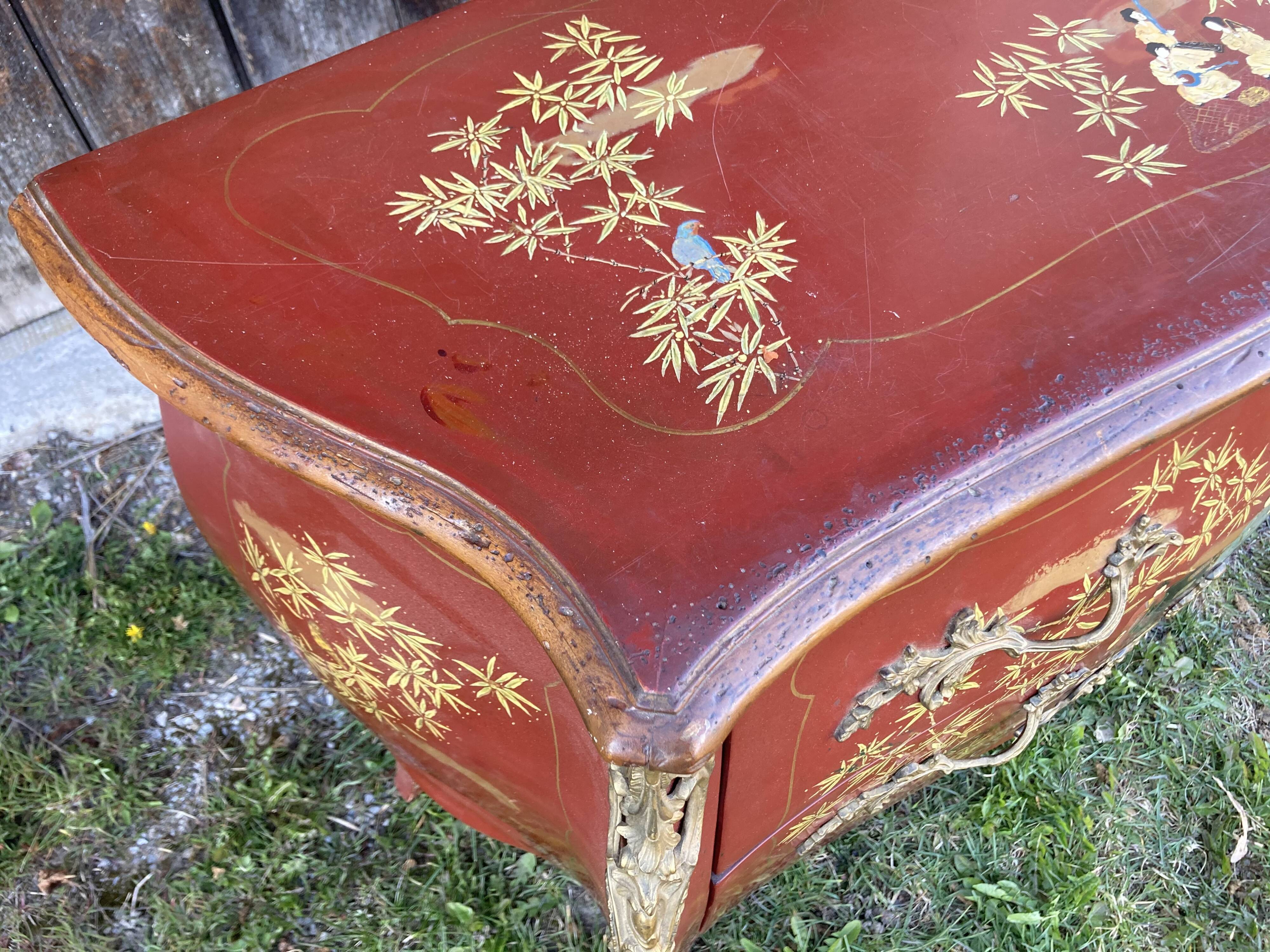 Commode galbée louis XV
