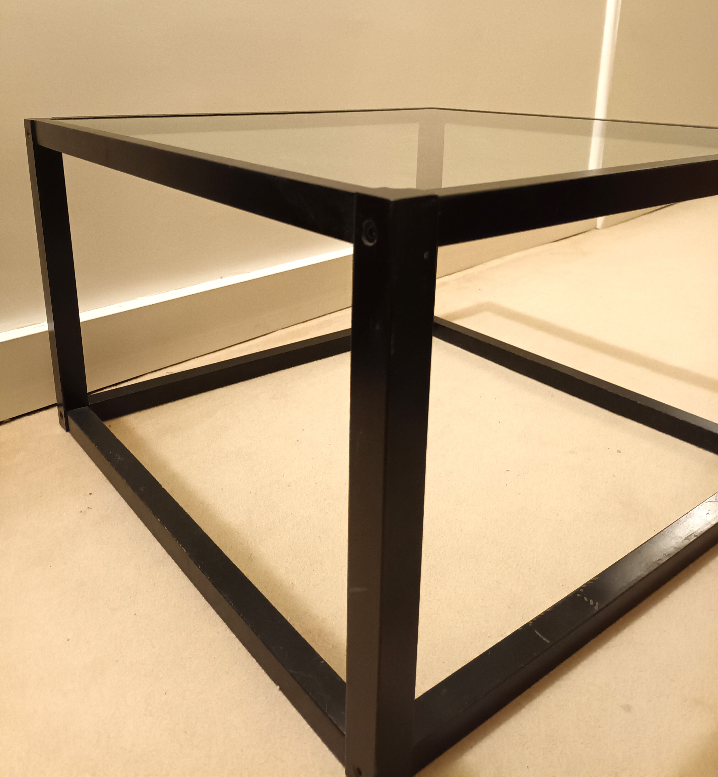 Table basse carrée ou bout de canapé verre et bois noir
