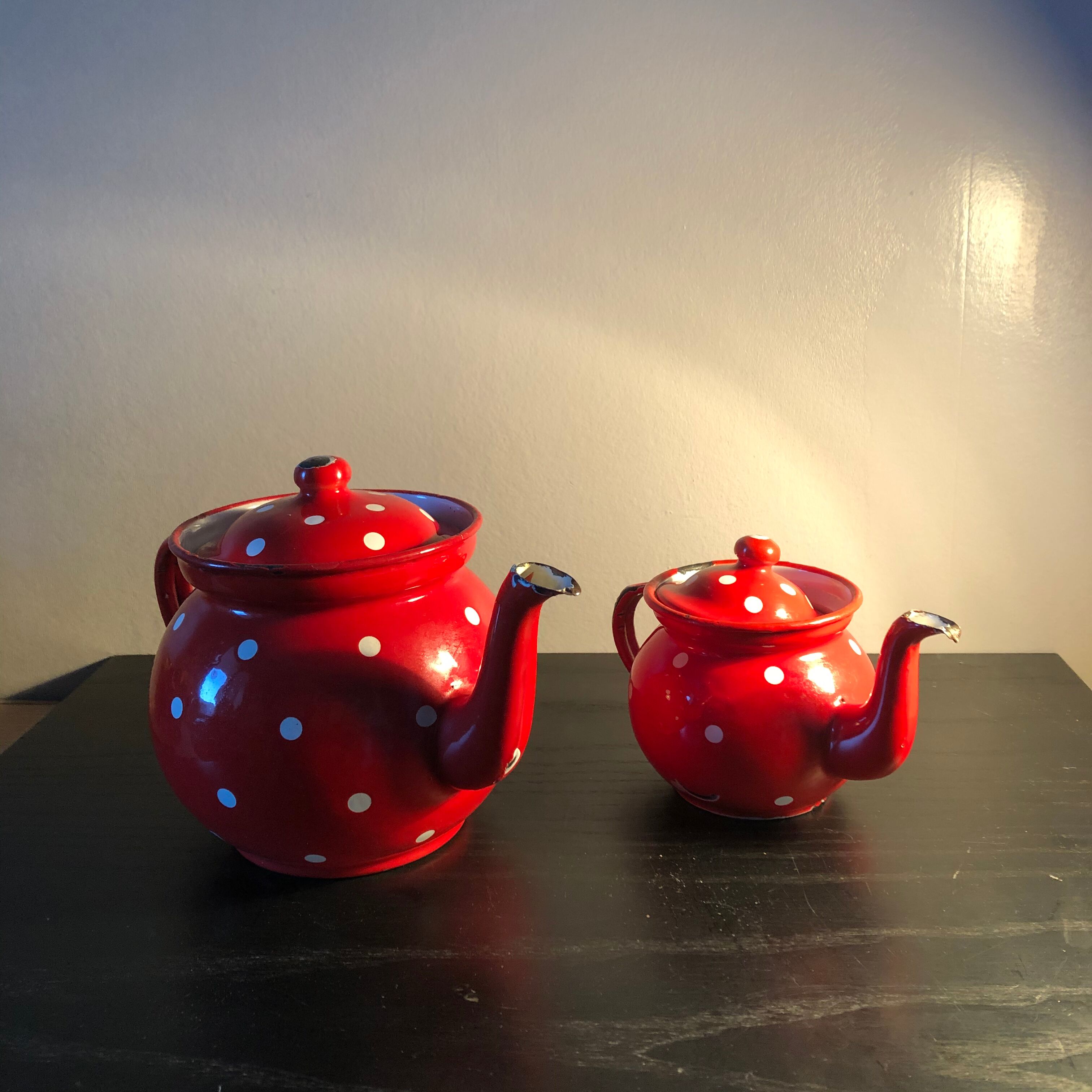 Enamelled teapots