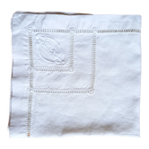 Serviette brodée monogrammée DR