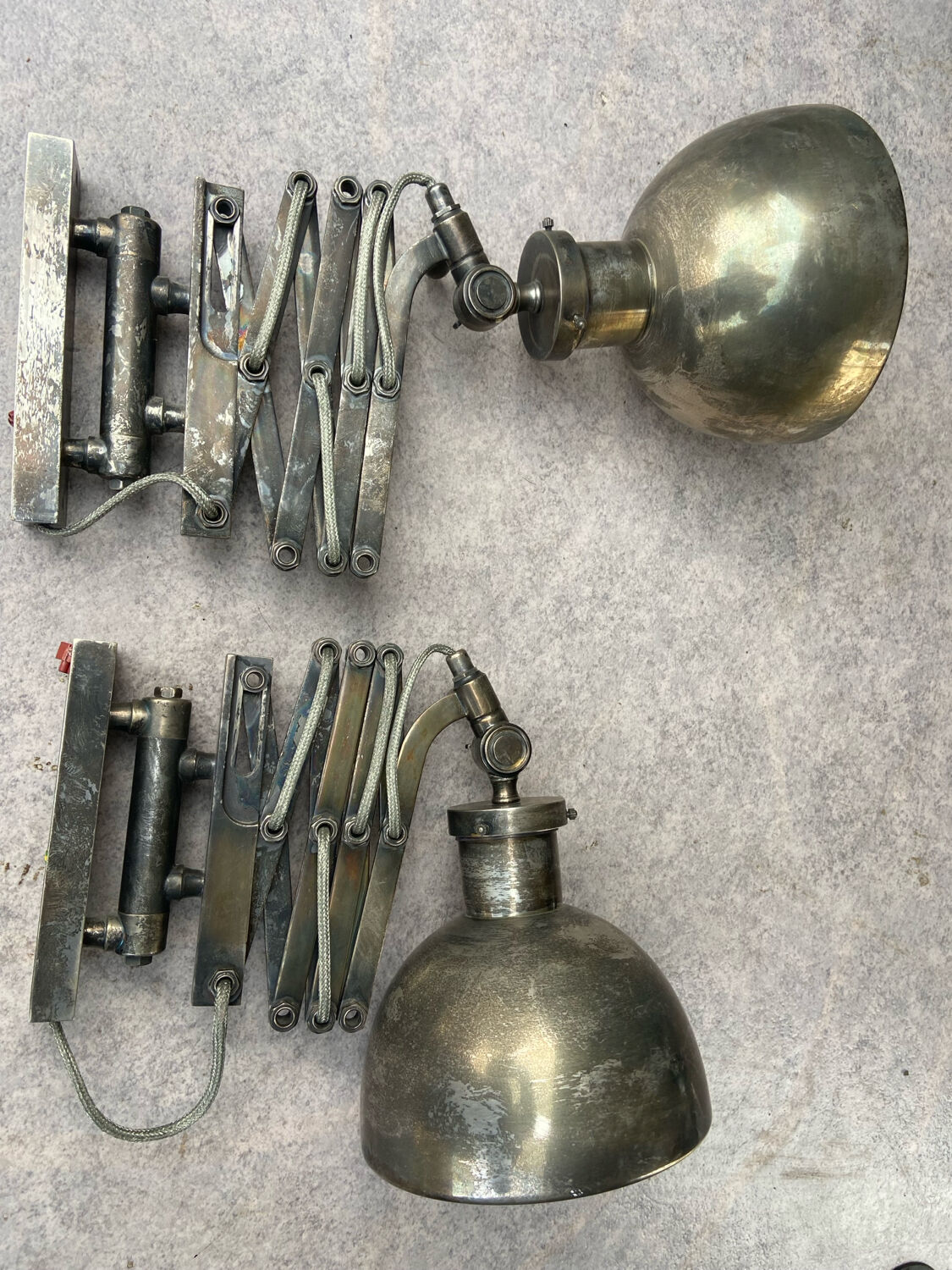 2 accordion scissors wall lights Cheoma in silver metal