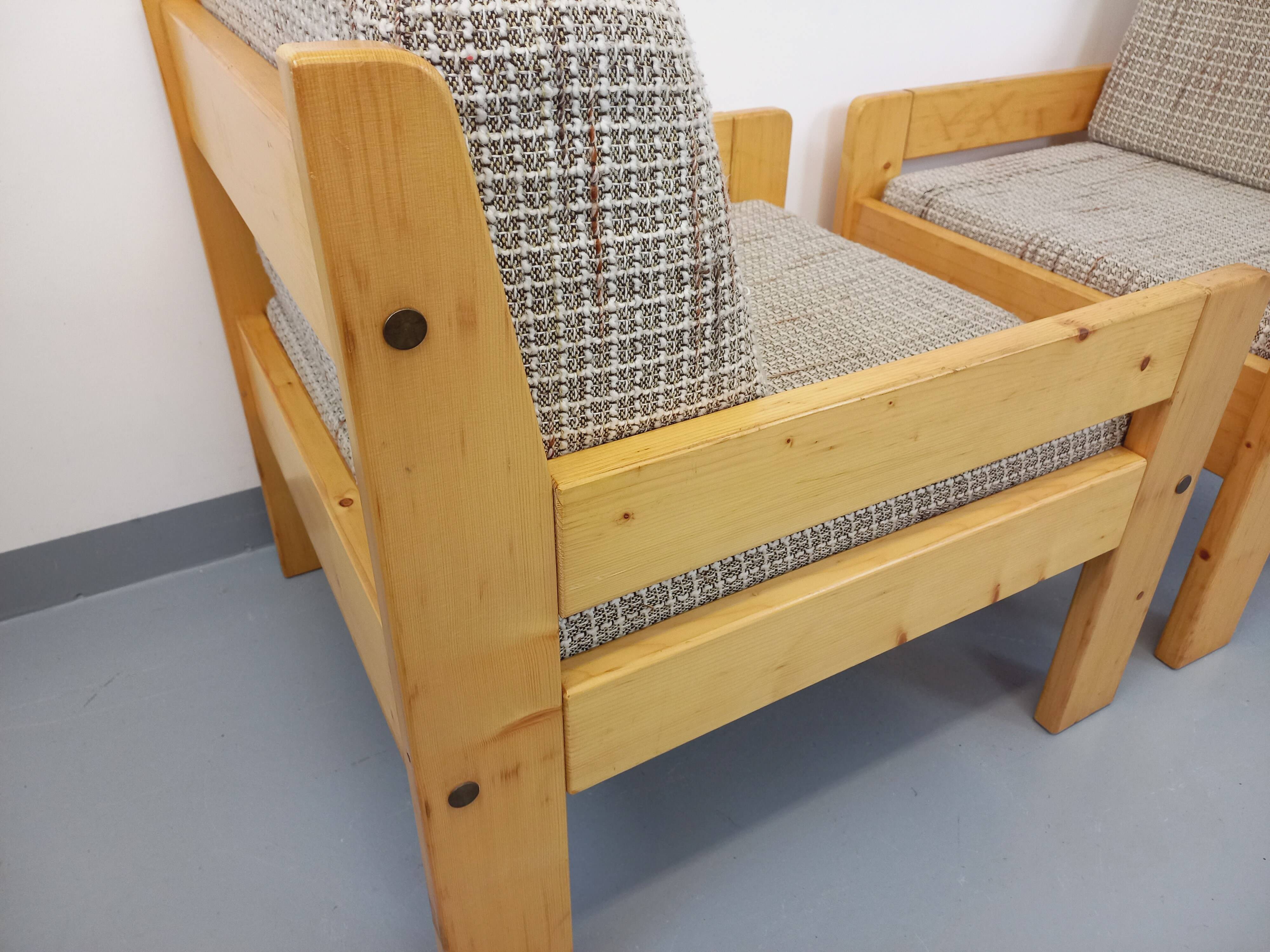 Set of 2 vintage fireside chairs in pine and fabric from the 70s