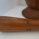 Mortier et pilon en bois exotique africain