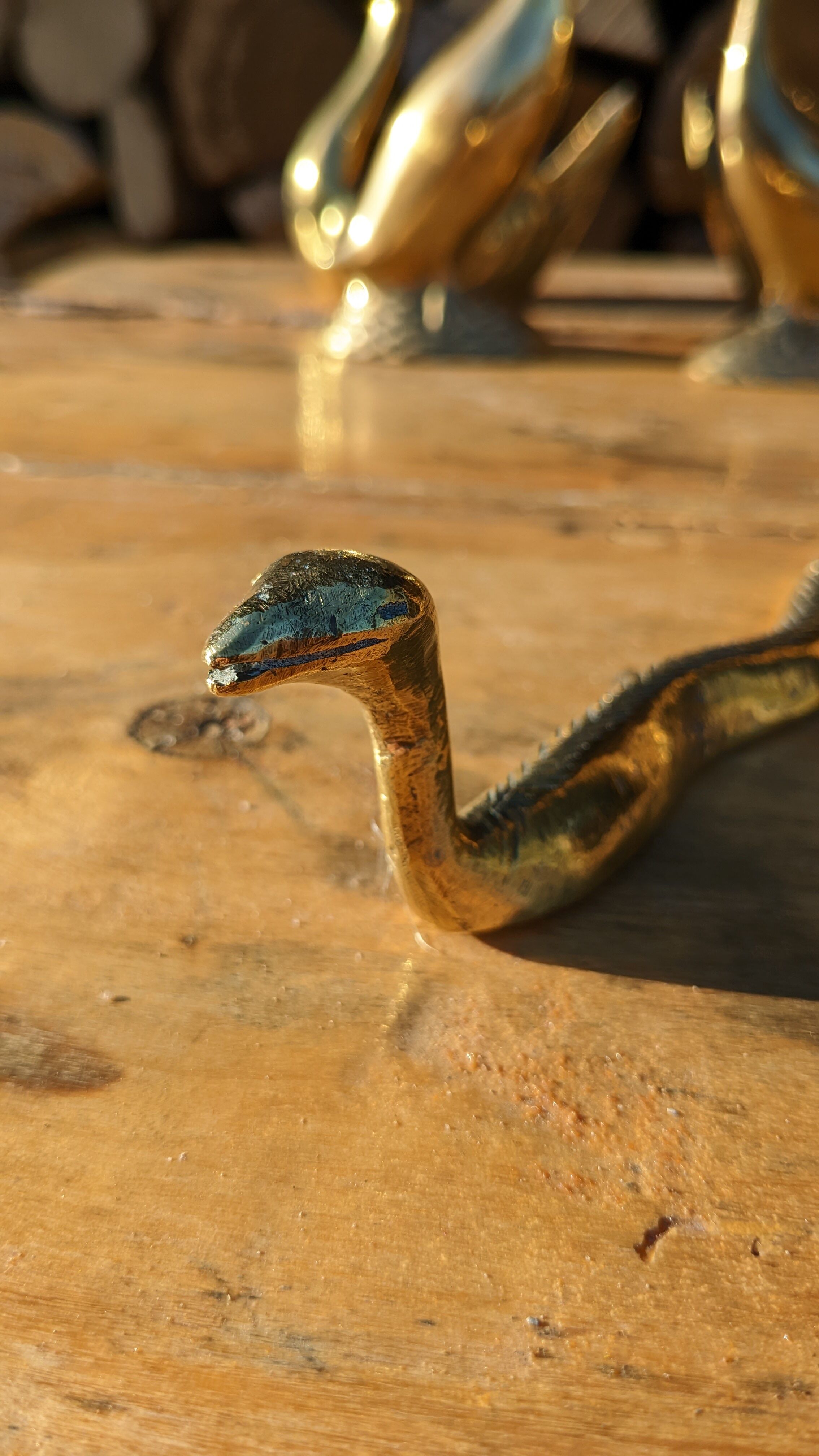 Serpent en laiton doré vintage
