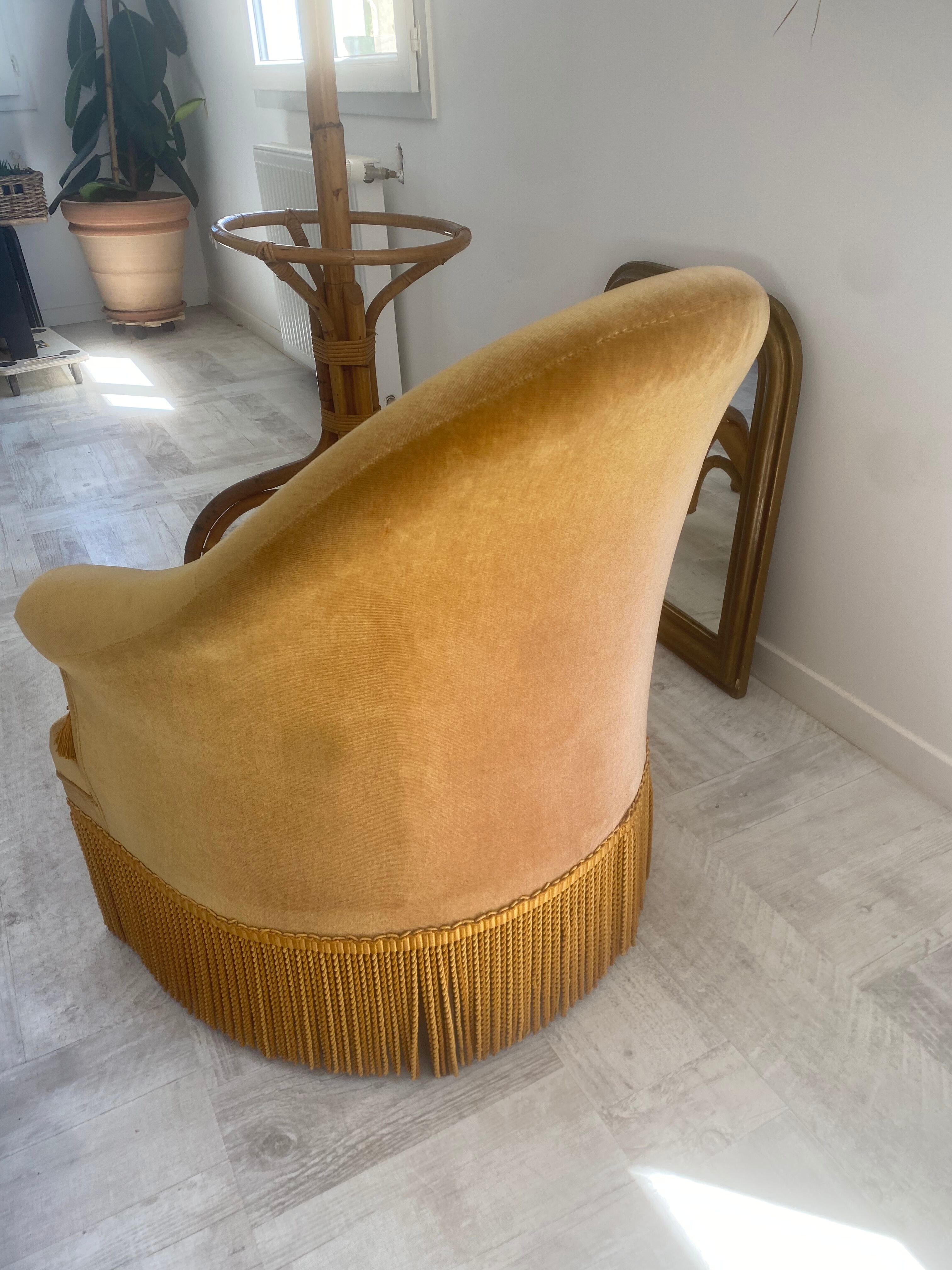 Toad armchair