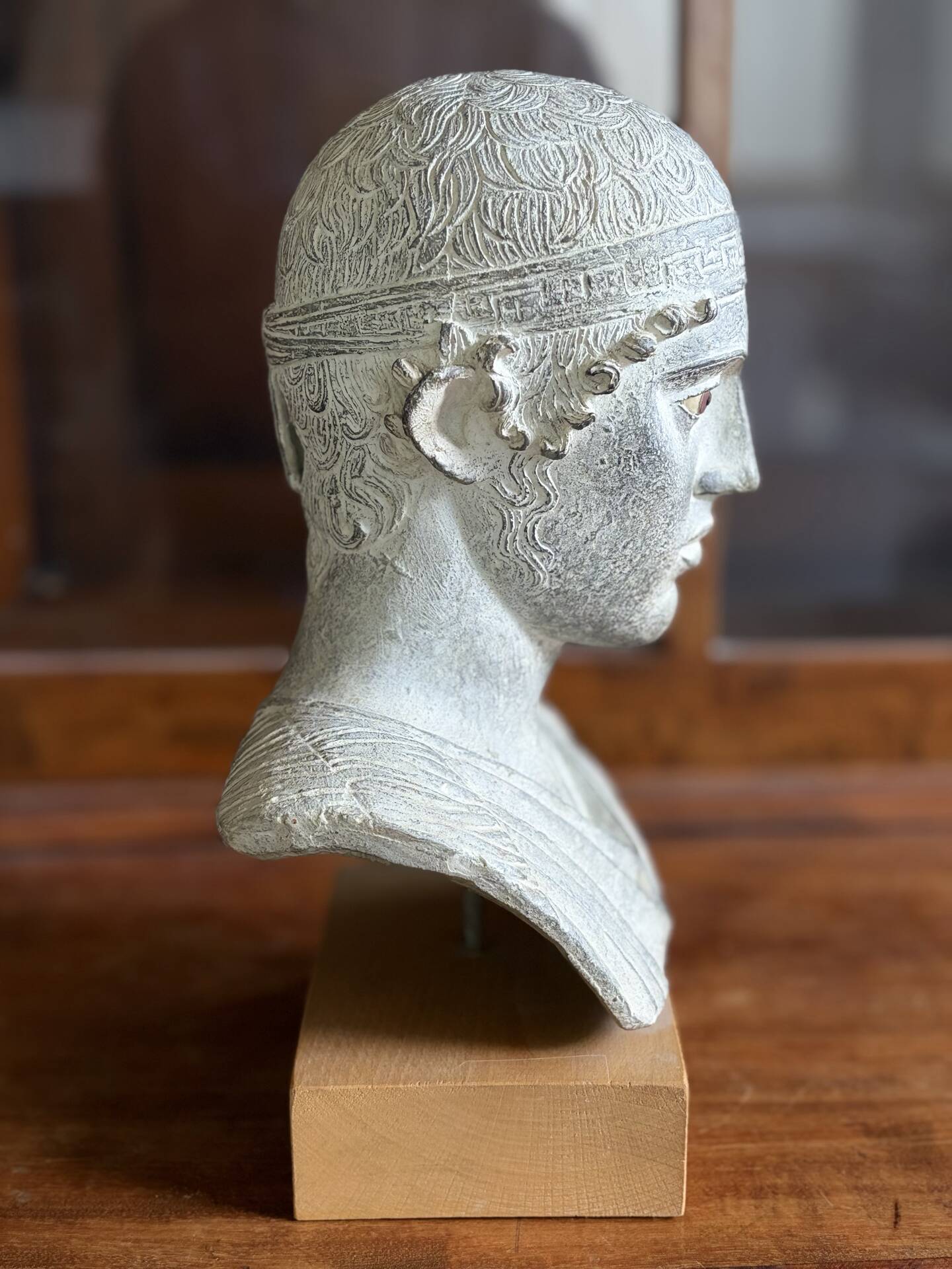 Replica statue of the Charioteer of Delphi.