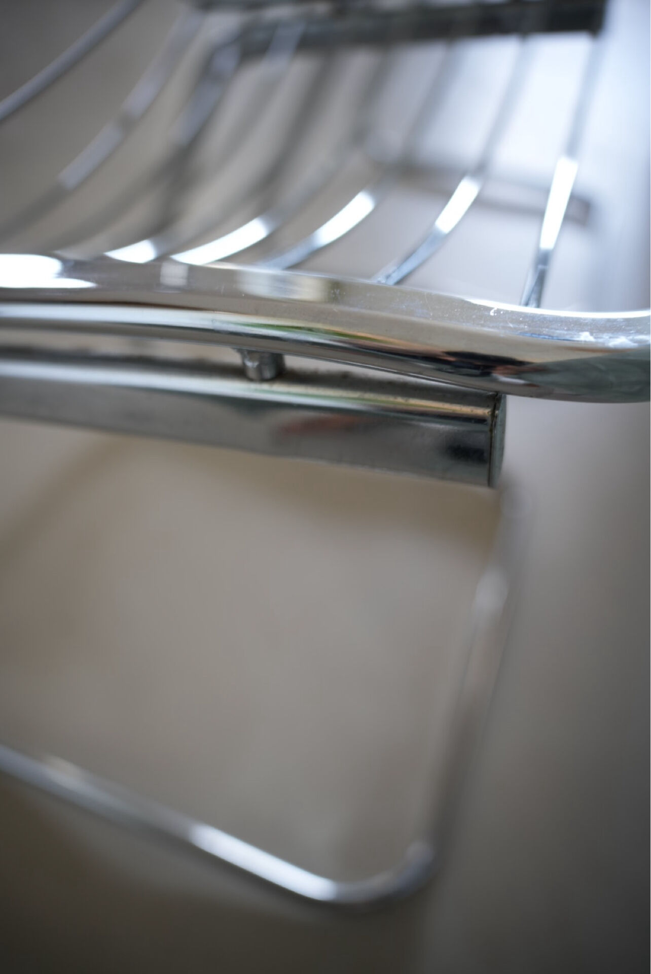 Lot 2 chaises métal chromé Gastone Rinaldi