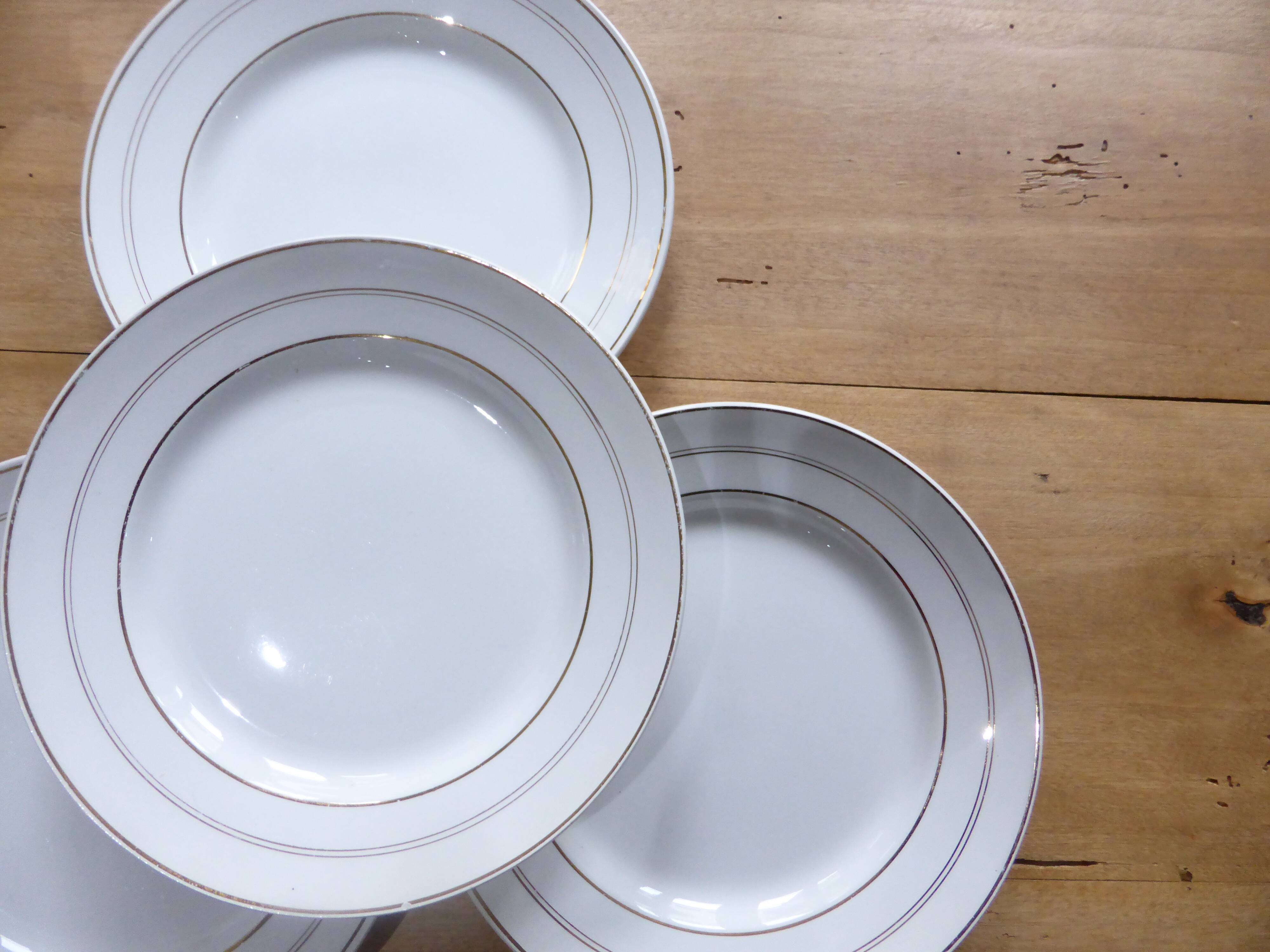 4 vintage flat plates porcelain from St Amand 191103