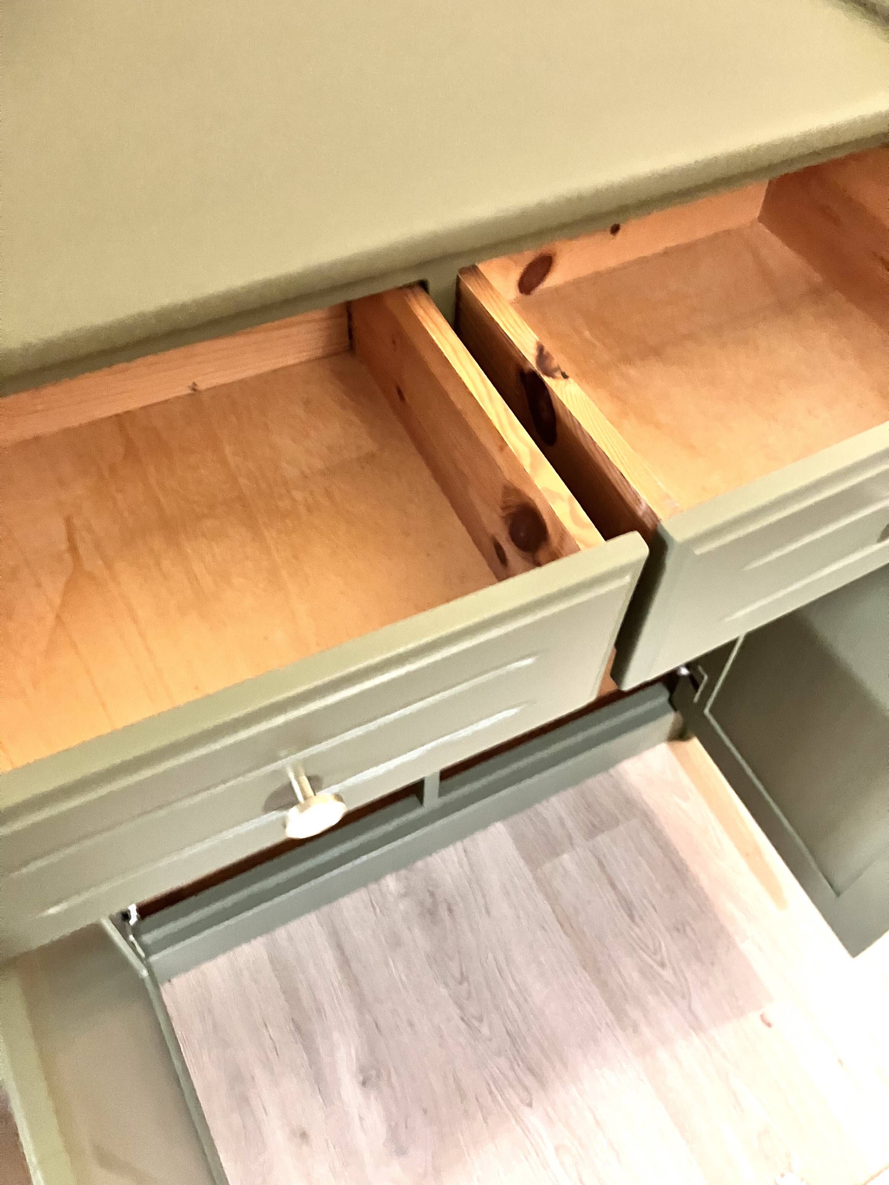 Wooden chest of drawers