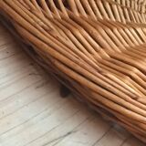Round wicker top