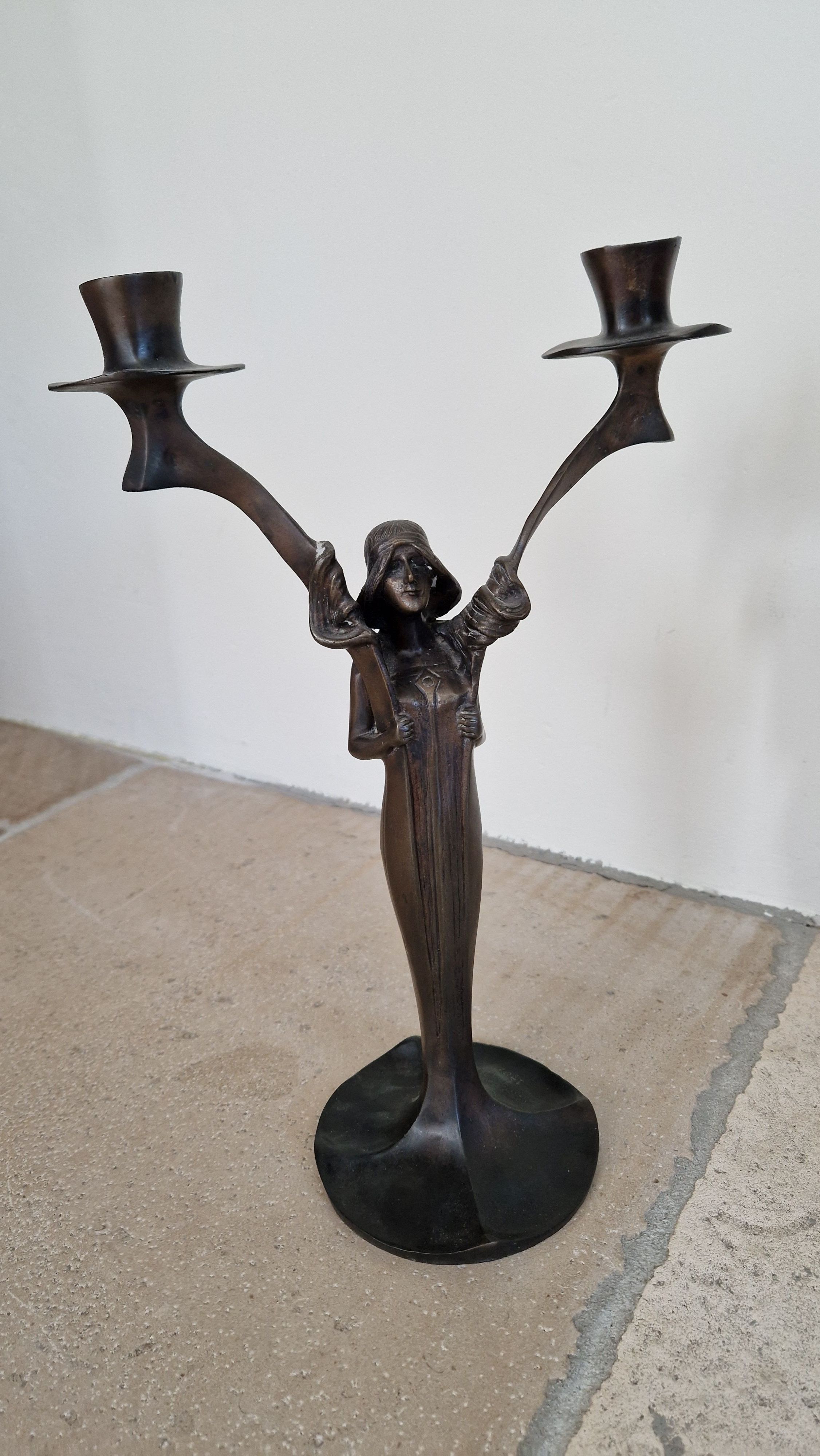 bronze candle holder - art nouveau - signed Jules Moigniez 1902