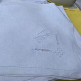 Set of embroidered towels from Silaos