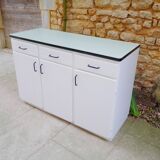 Buffet mado cuisine on formica