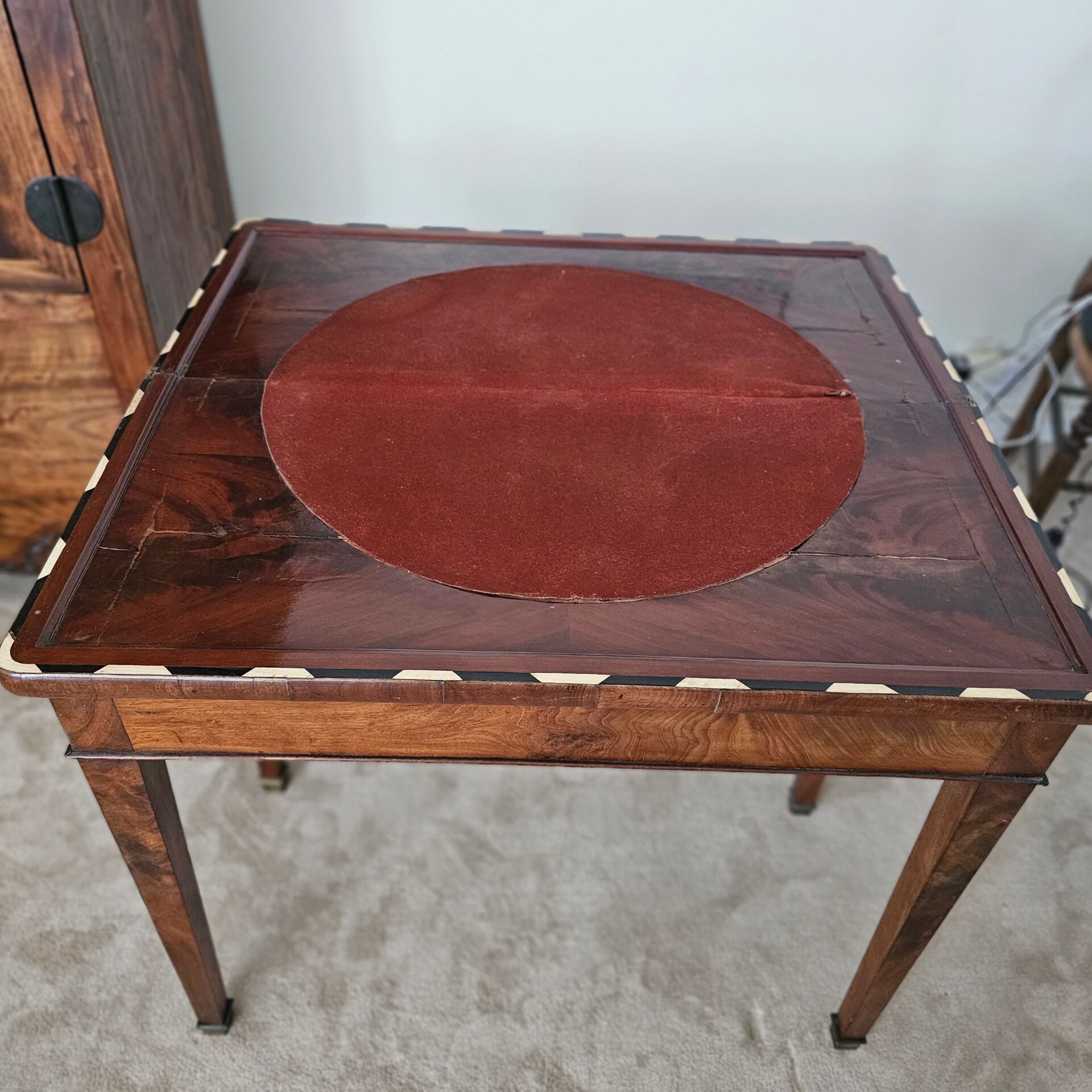 Table de jeux ancienne
