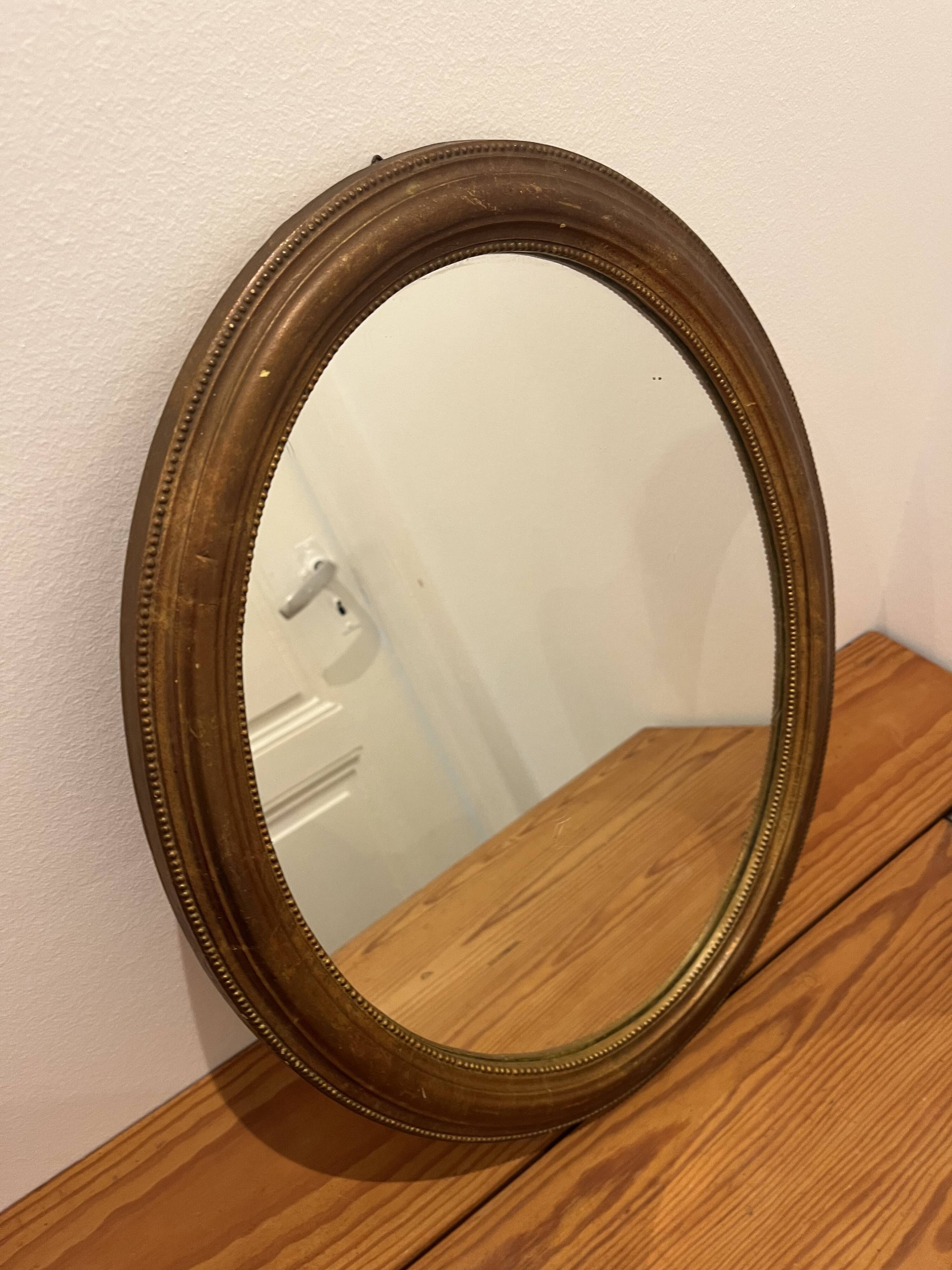 Oval mirror