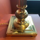 Lamp base in gilded brass, oval silk lampshade with a checkered pattern in burgundy.