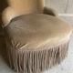 Petit fauteuil crapaud ancien en velours beige