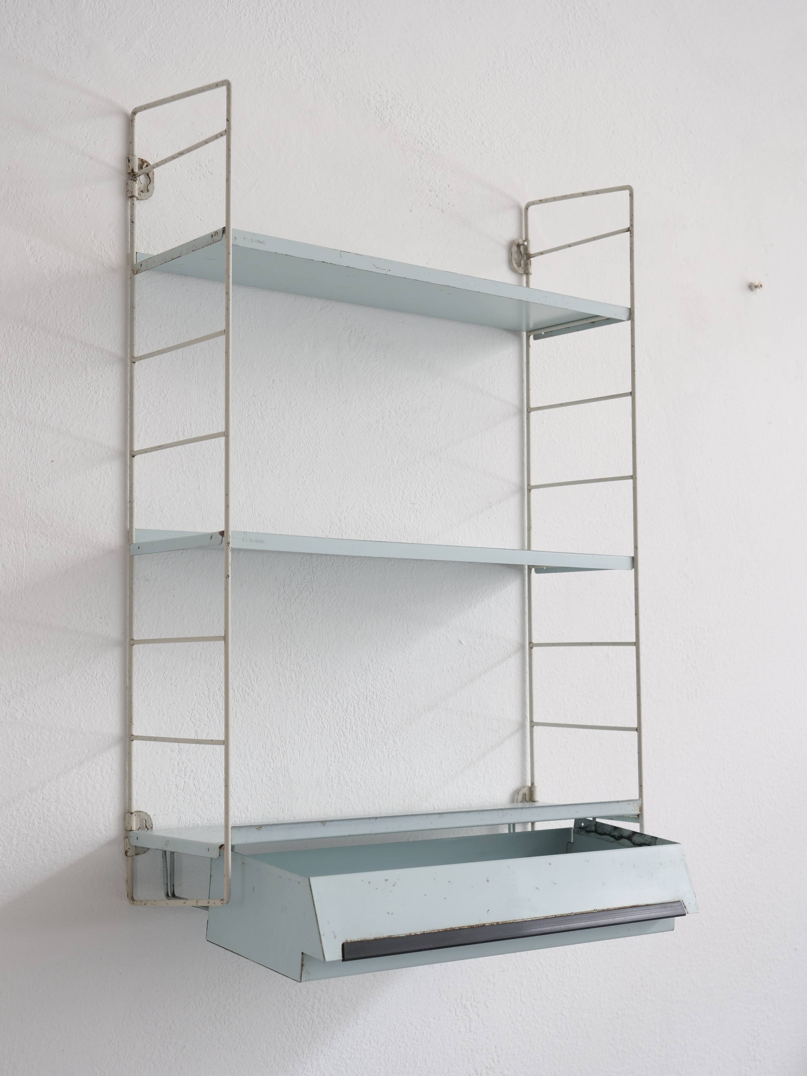 Compact tomado shelf with drawer