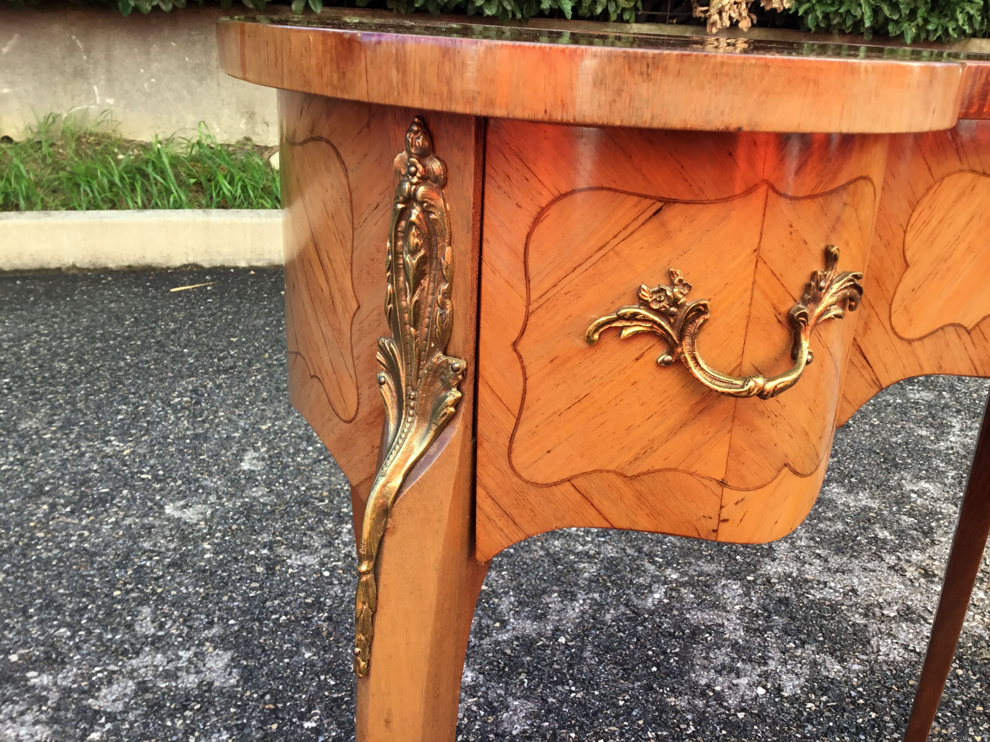 Dressing table marking rosewood