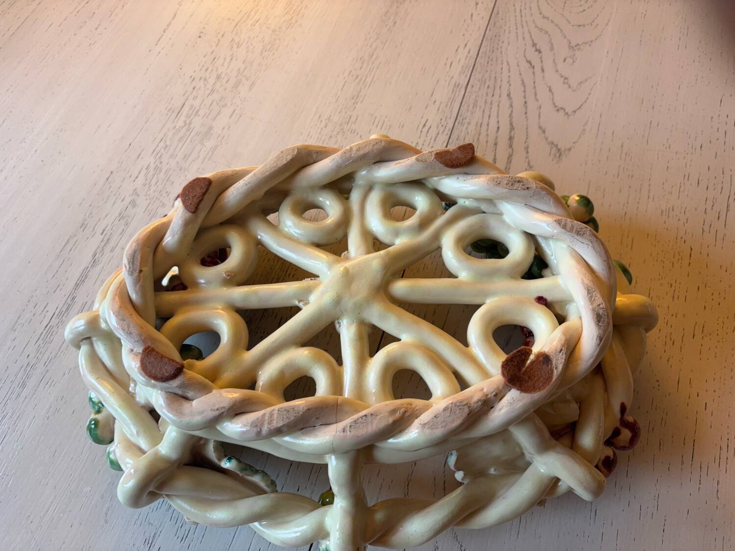 Earthenware slipware basket