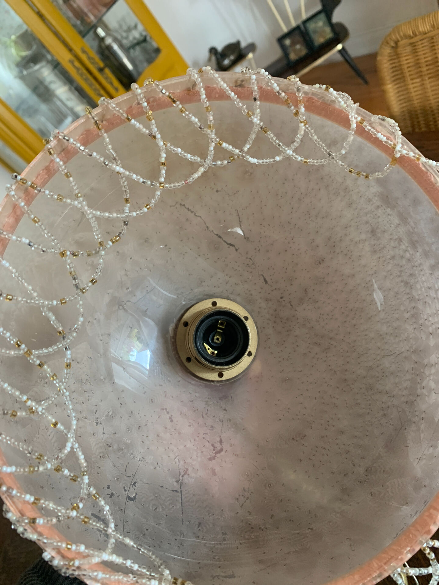 Vintage suspension in frosted pink glass with pearl pendants.