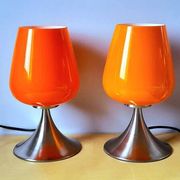 Paire de lampes space age en opaline orange et métal chromé
