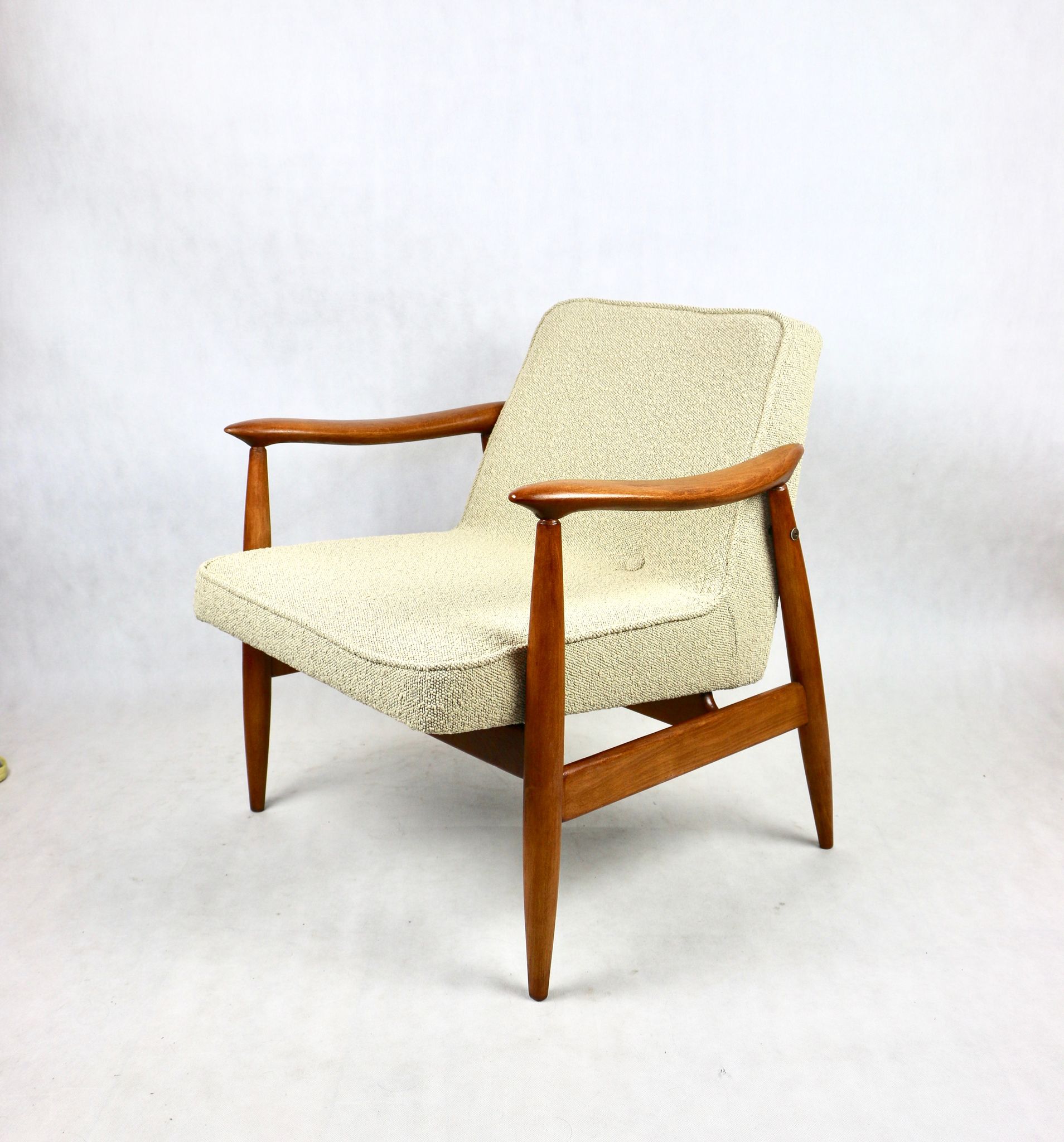 GFM 300-202 armchair in beige boucle by J Kedziorek 1970s