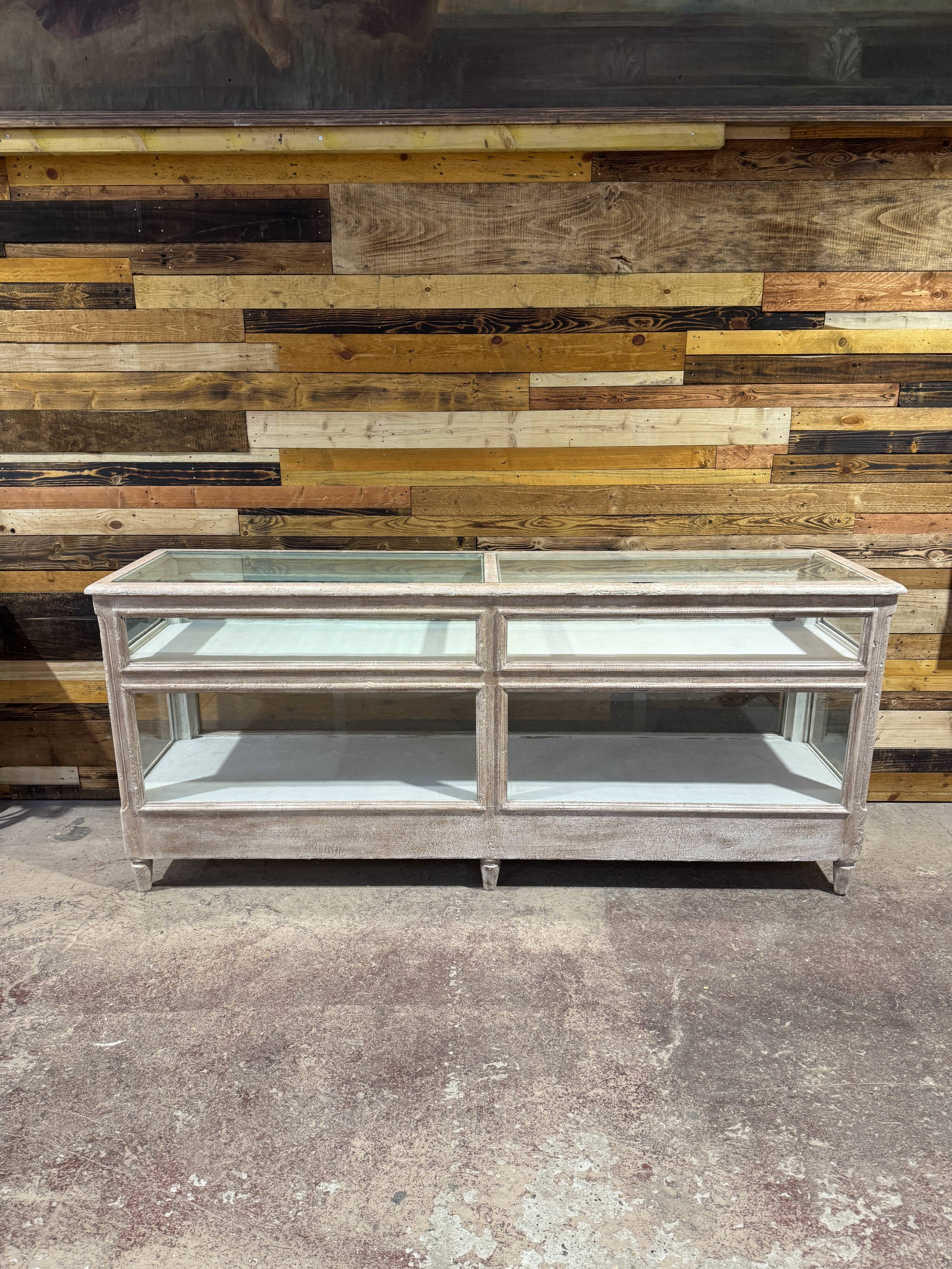 Comptoir de magasin vitré