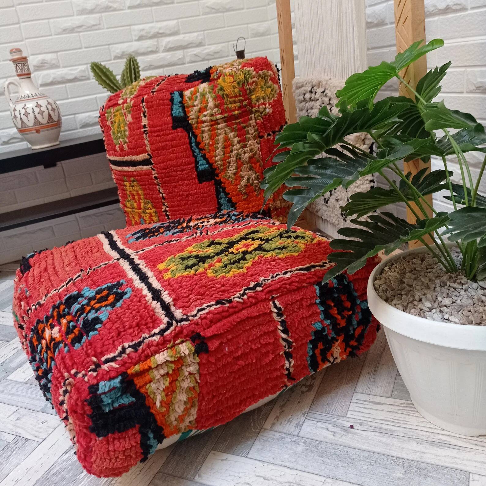 Handmade Berber pouf in wool 60 X 60 X 20 CM