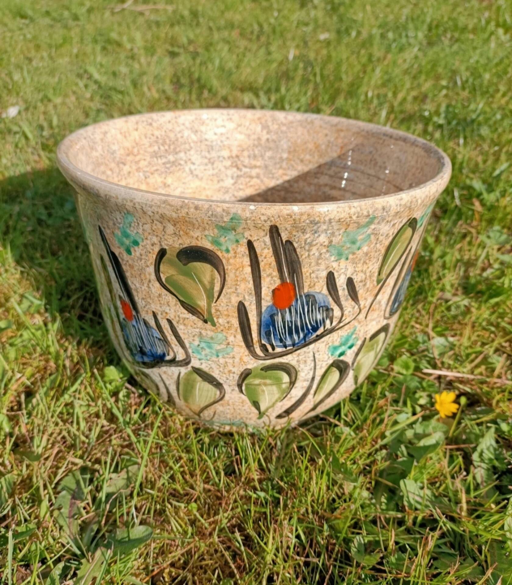 Vase / Flower pot ~ Vallauris 💐
