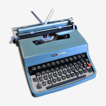 Machine à écrire Olivetti Lettera 32