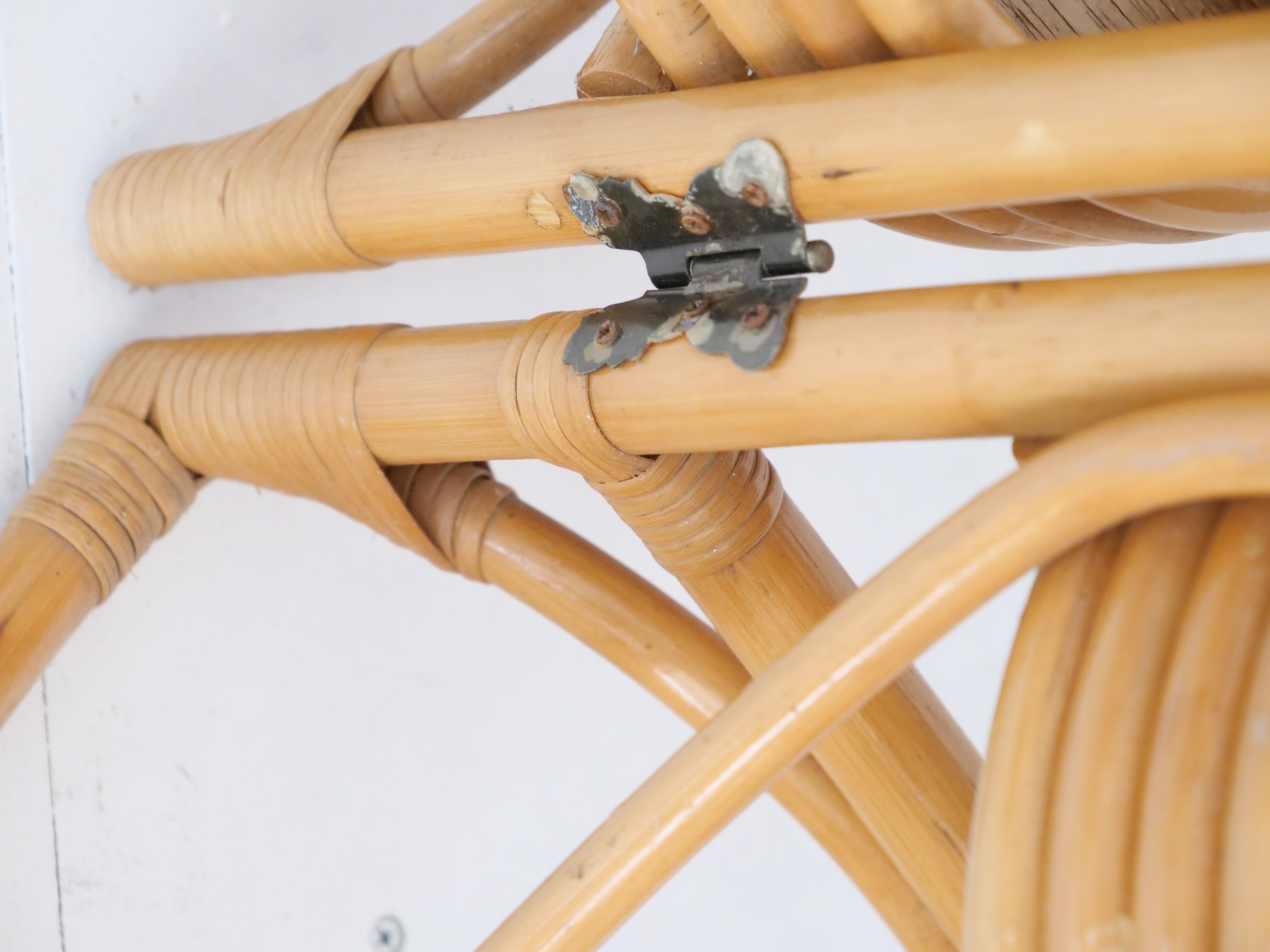 Rattan plant holder