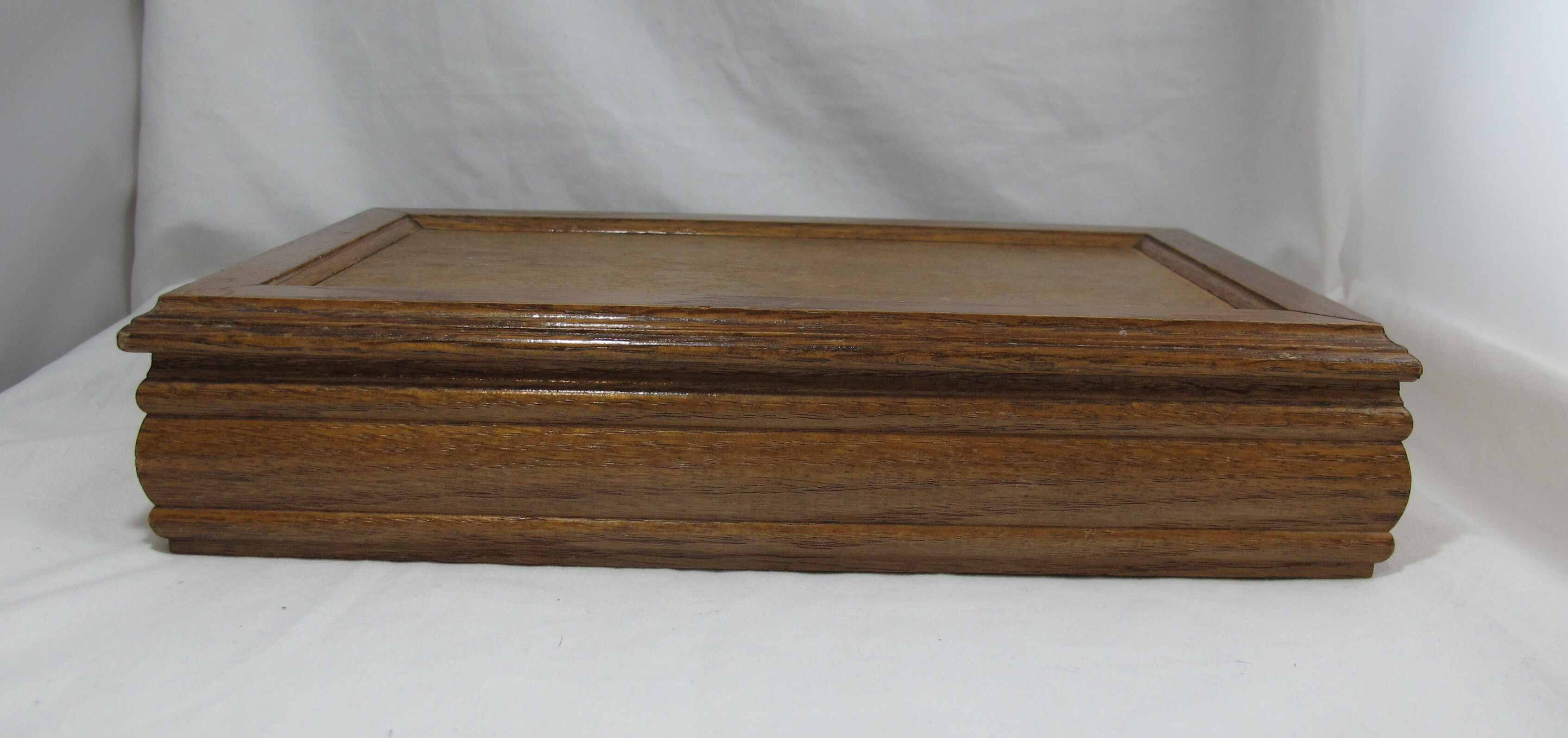 Wooden jewelry box