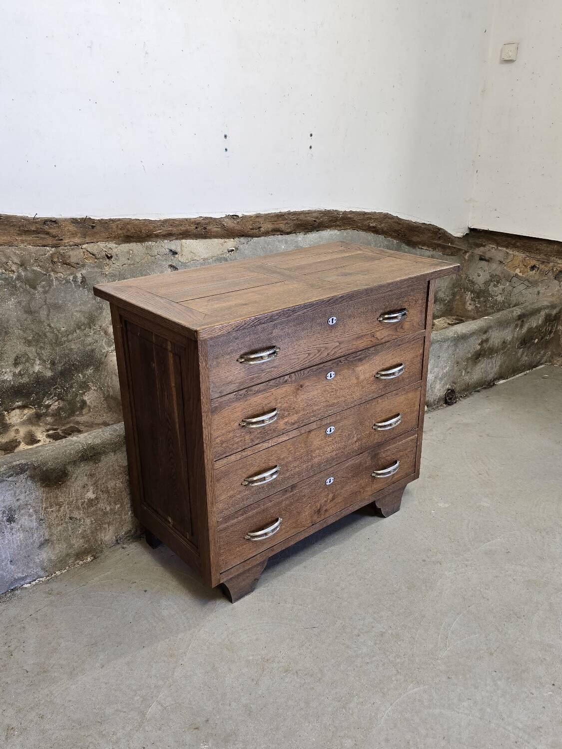 4-drawer oak chest of drawers