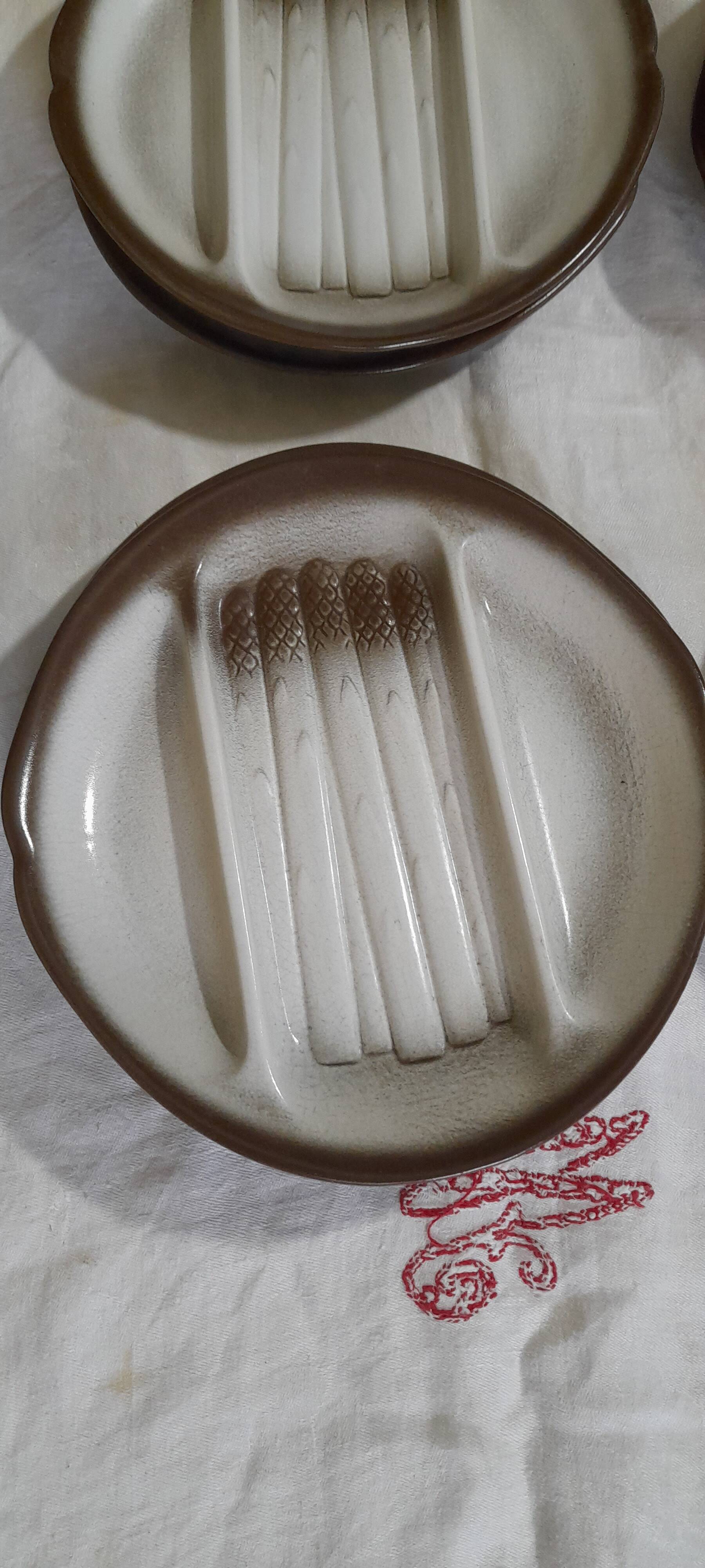Asparagus serving platter + 8 asparagus plates in Salins earthenware