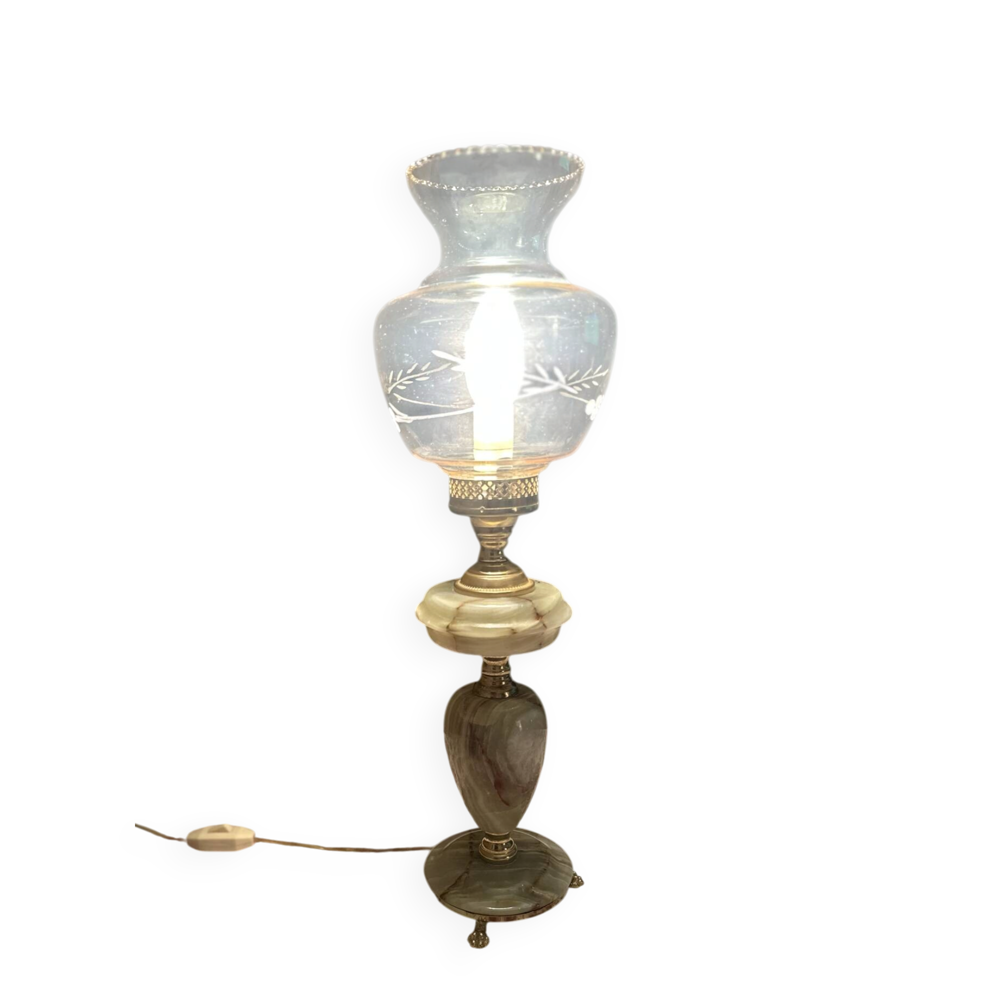 Vintage desk lamp in onyx and brass, oil lamp style.