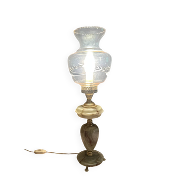 Vintage desk lamp in onyx and brass, oil lamp style.