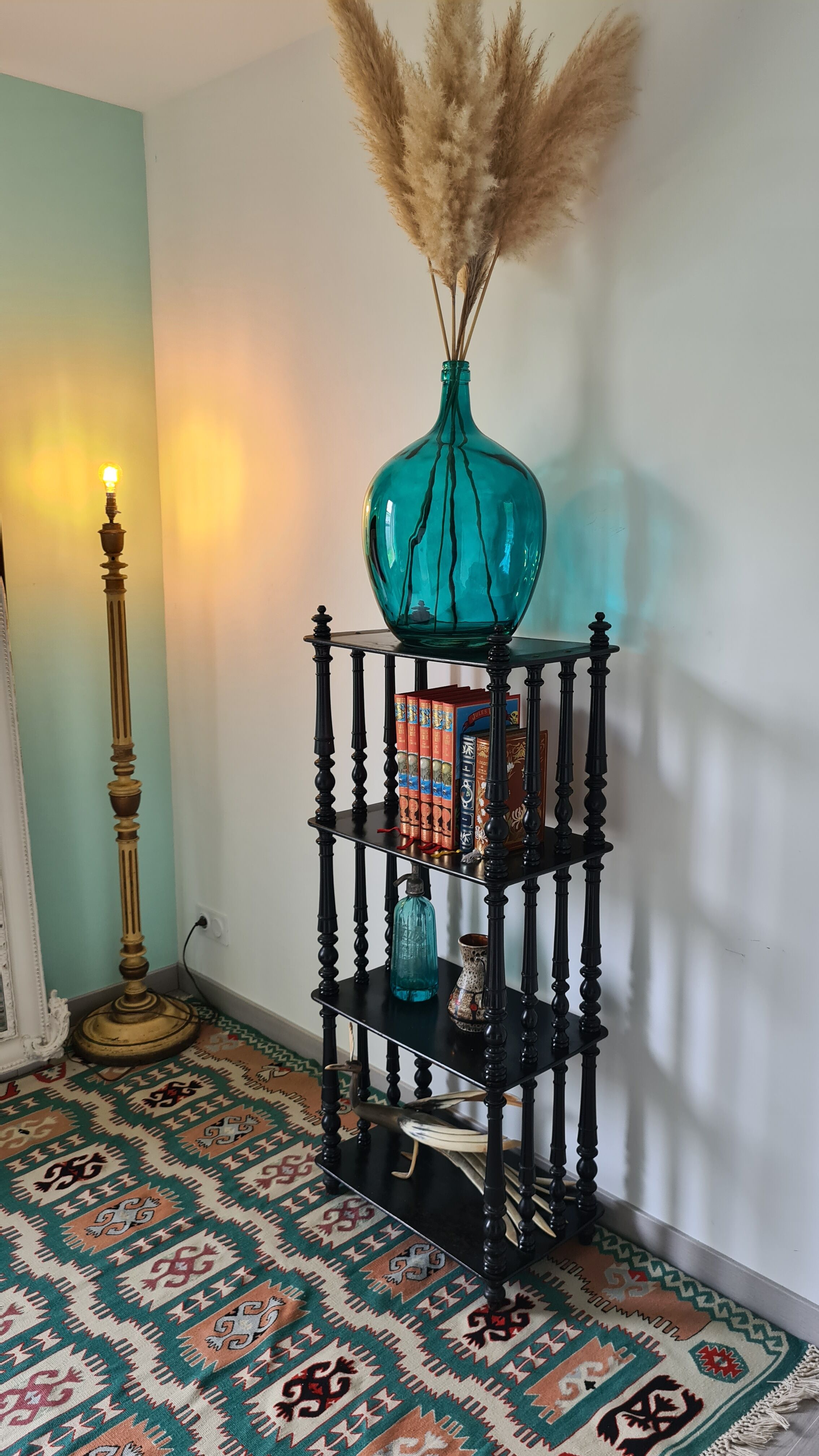 Etagère noir laqué style Napoléon