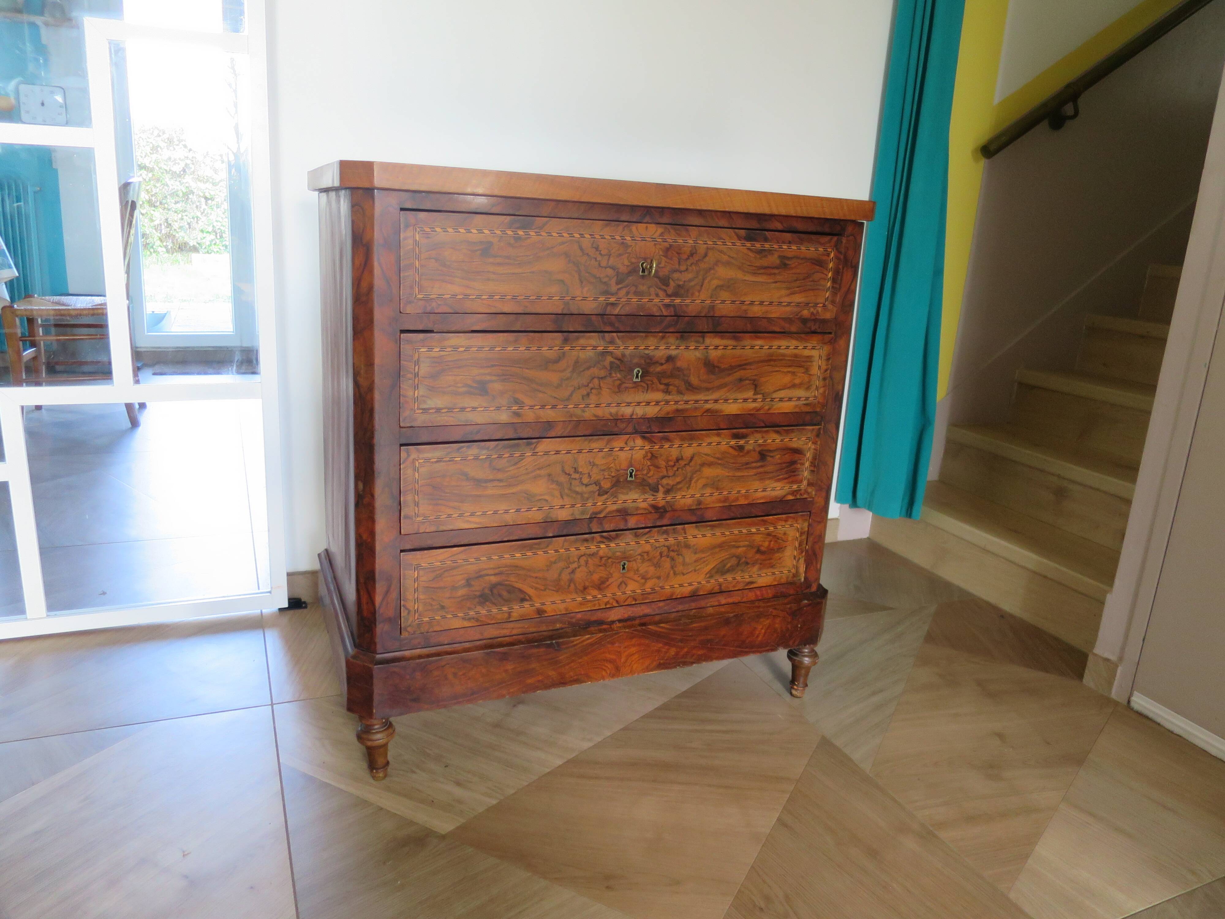 Antique oak burr chest of drawers - 4 drawers - marquetry inlay from the early 21st century