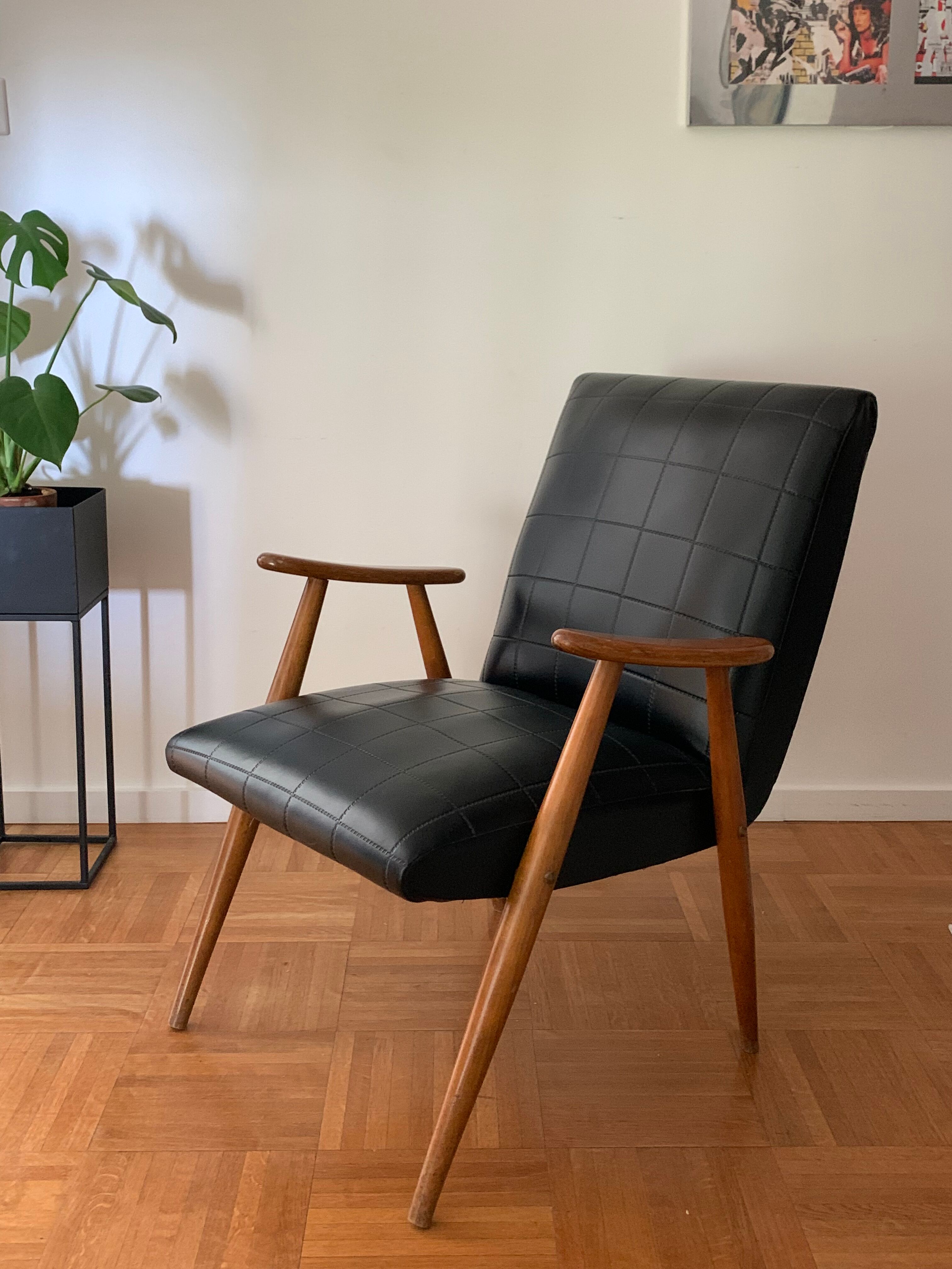 Fauteuil scandinave 1950s skaï noir