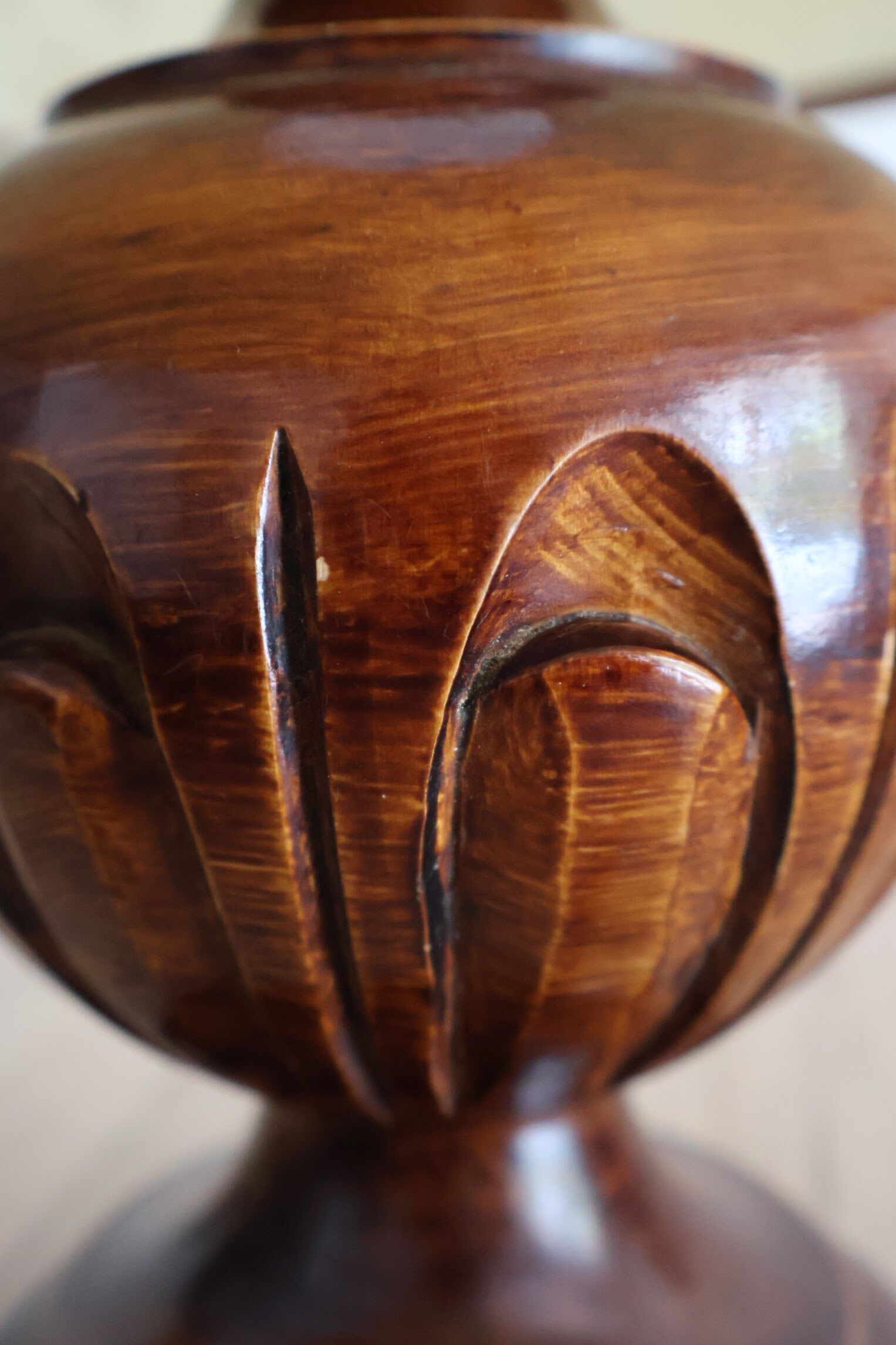 Vintage table lamp in turned wood and fabric lampshade