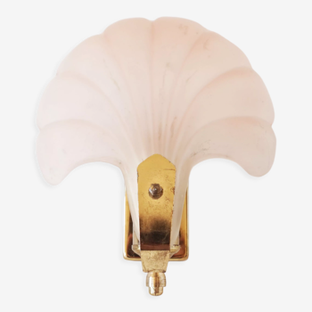 Shell wall lamp in glass and gilded metal