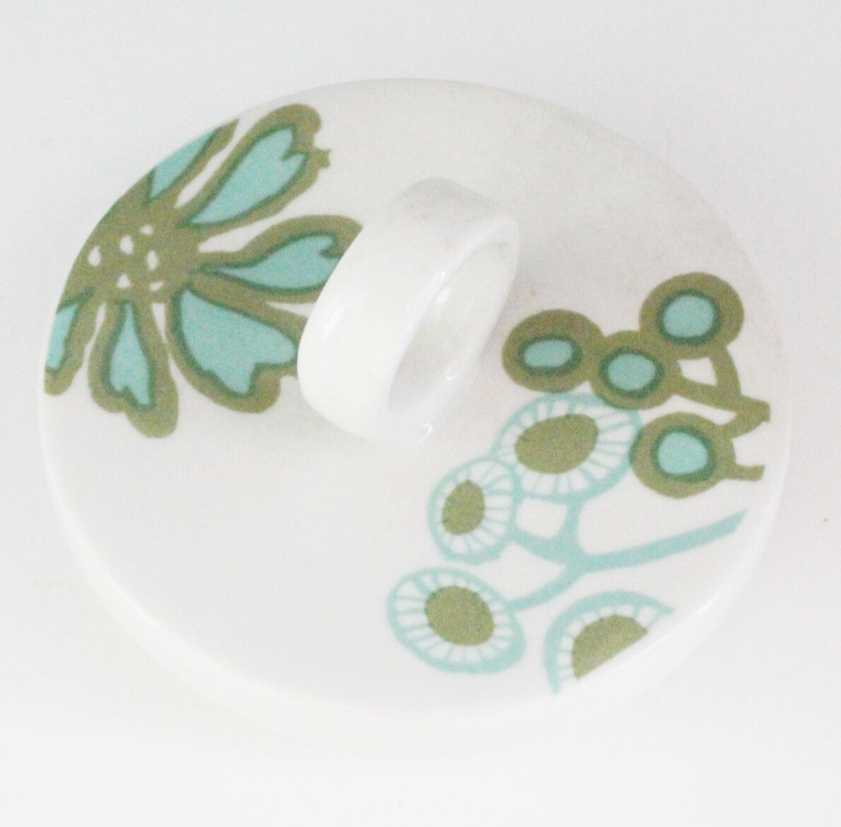 Porcelain box flowers Scarlett vintage