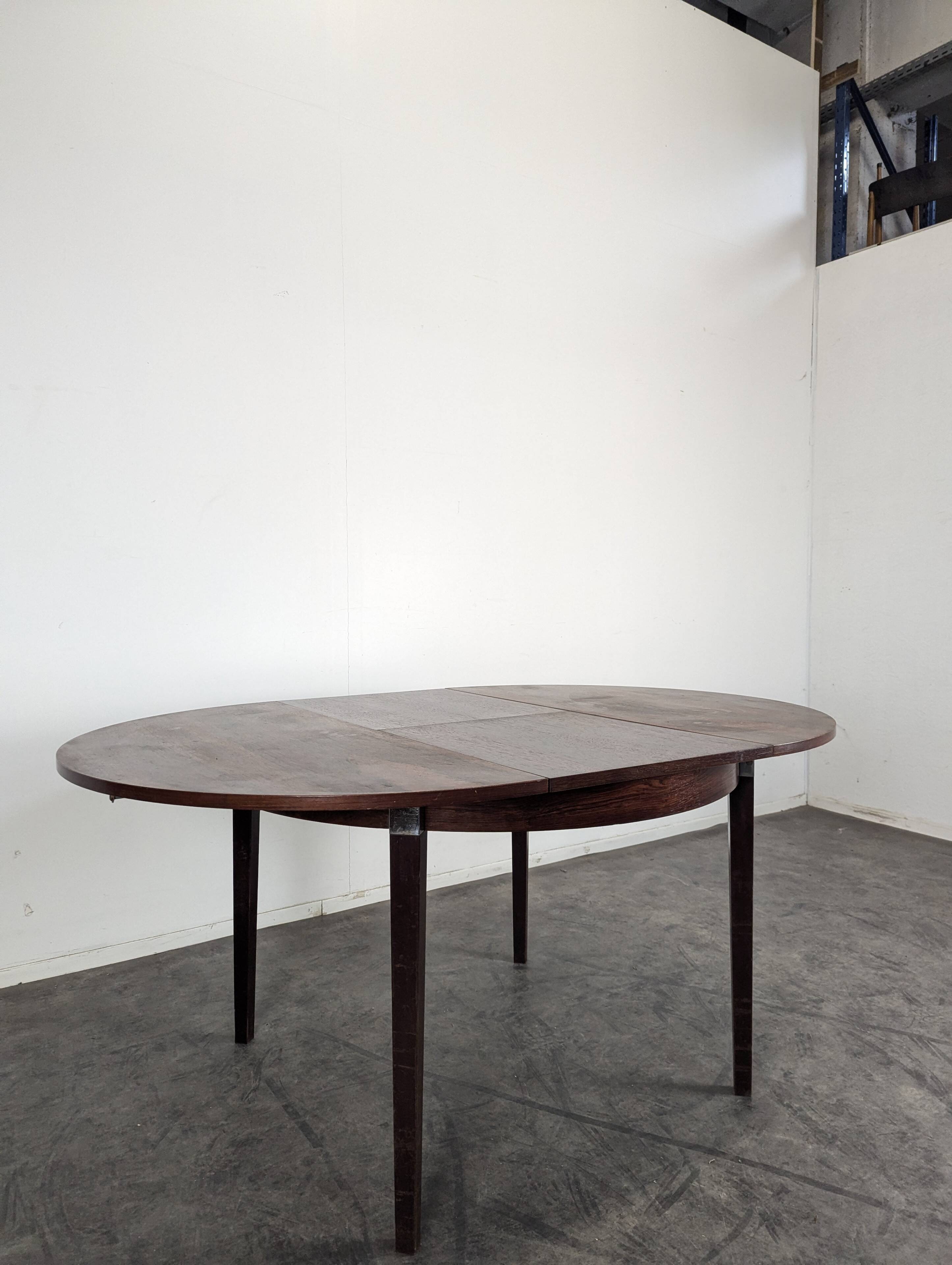 Scandinavian table in rosewood