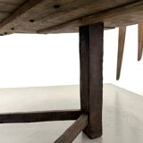 Round table in popular oak, circa 1880.