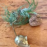 Mouse brass